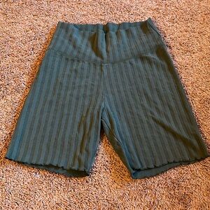 Aerie Offline High Rise Groove Bike Shorts 7" Inseam Ribbed Size L